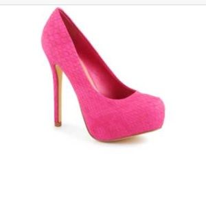 Steve Madden Fuchsia Nala pump